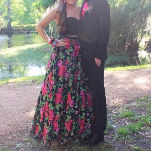 COLORS 2 piece flowered dress!!!